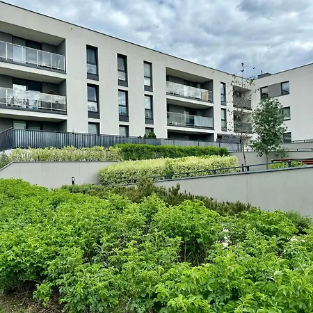 Warsawpavarottiegogarden Apartment
